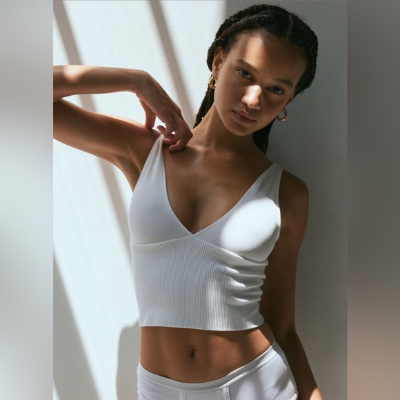 Urban Outfitters Tops - Becca Seamless Knit Tank Top